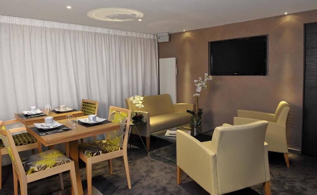 Hotel O2B Aux Berges De Broceliande 베이뇽 객실 사진
